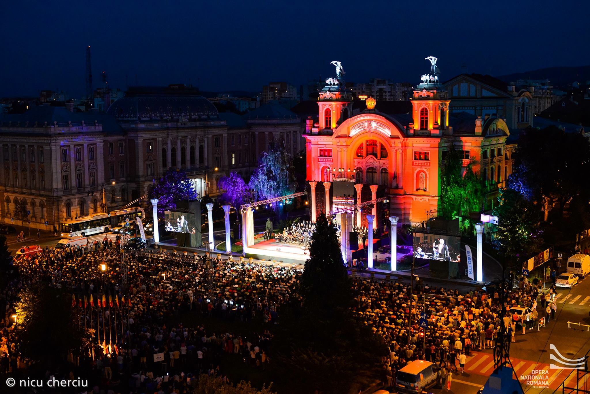 Opera Română Din Cluj și A Redezvăluit Cortina în Aer Liber Opera